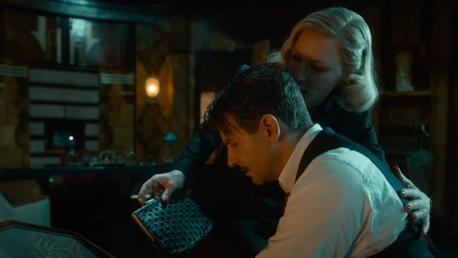Cate Blanchett y Bradley Cooper en la película Nightmare Alley de Guillermo del Toro