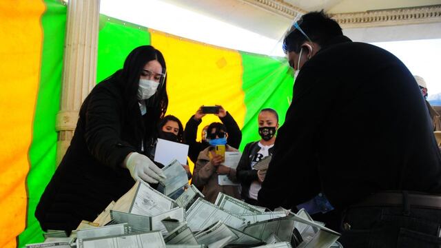 Funcionarios de casilla