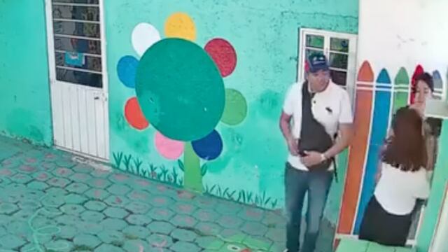 Padres detenidos por golpear a maestra aseguran que su hijo fue lesionado en la escuela