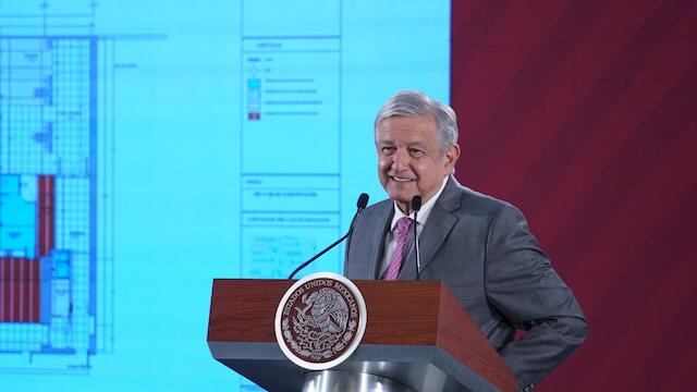 El presidente dialoga con la prensa en Palacio Nacional.