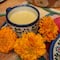 Atole de cempasúchil, la tradición de Día de Muertos en Michoacán que disfrutan los vivos