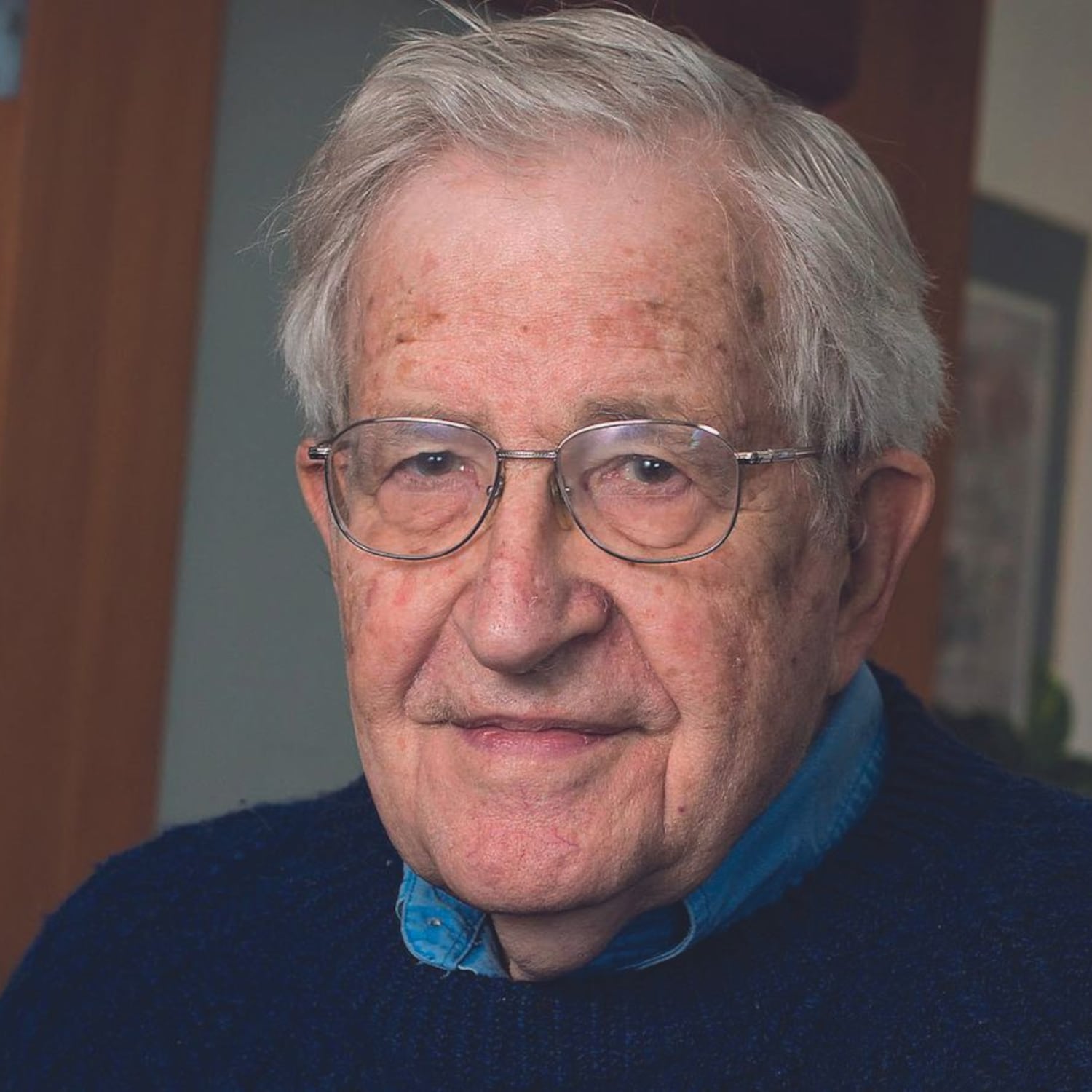 ¿Quién es Noam Chomsky? El filósofo vinculado con Jeffrey Epstein