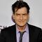 Reviven acusaciones de abuso sexual de Charlie Sheen contra menor de edad