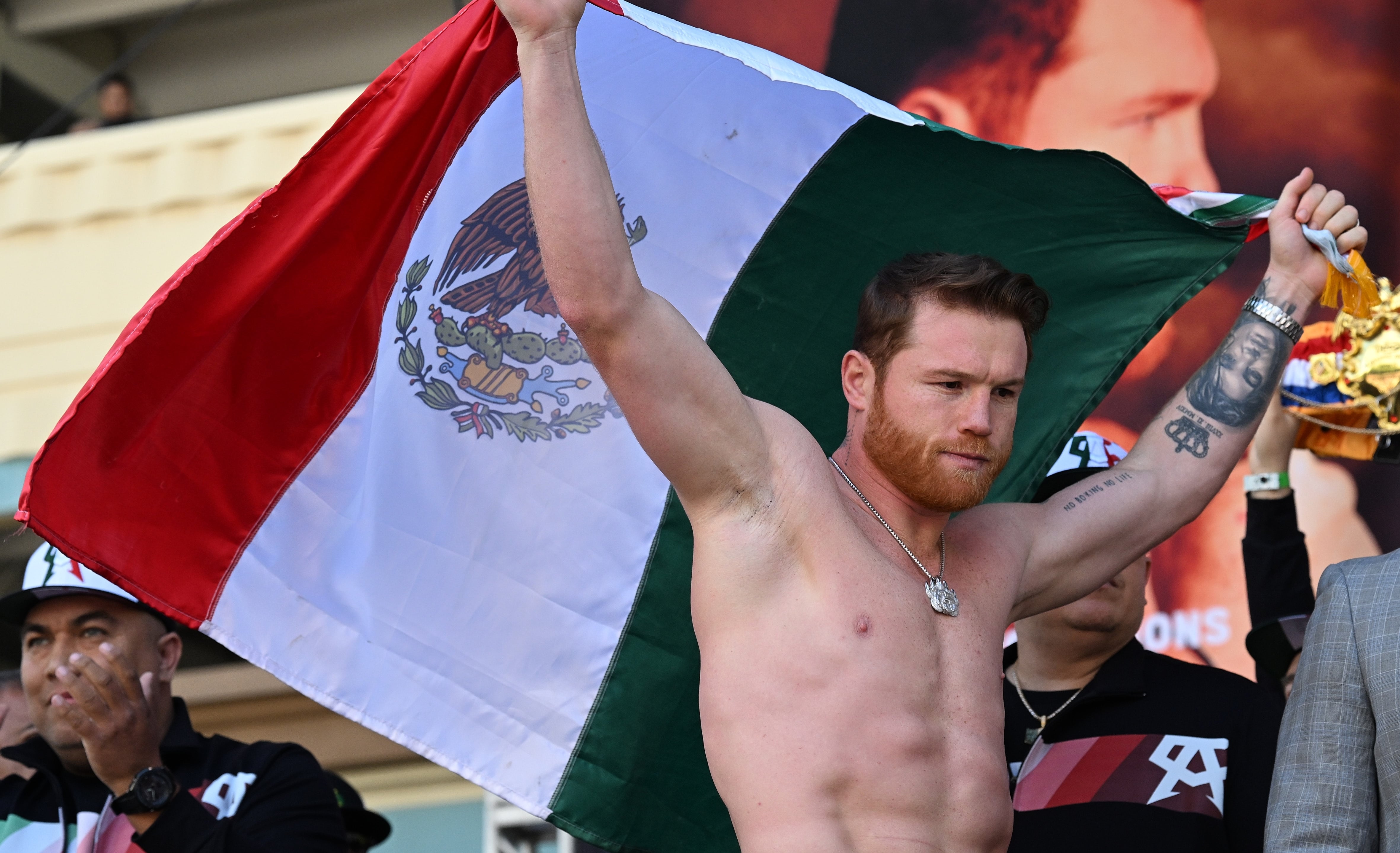 Canelo Álvarez en la ceremonia de pesaje