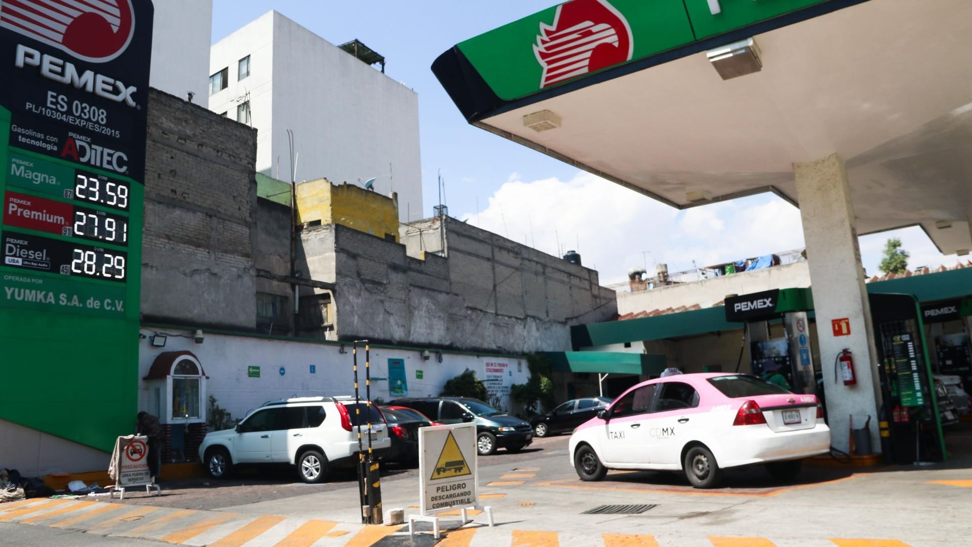 Gobierno de México y gasolineros mantienen acuerdo para precio de gasolina y diésel