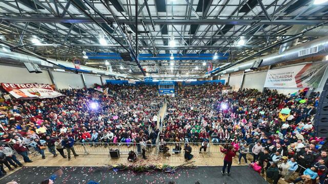 Claudia Sheinbaum comienza el 2024 con el apoyo de miles de personas