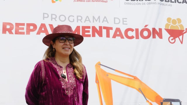 Azucena Cisneros inaugura calle Sinaloa