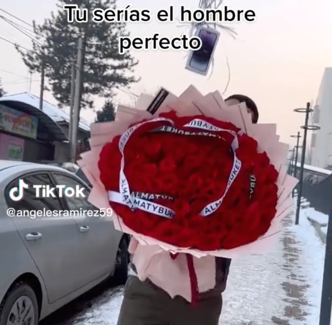 Le regala un iPhone y lo deja ir con los globos