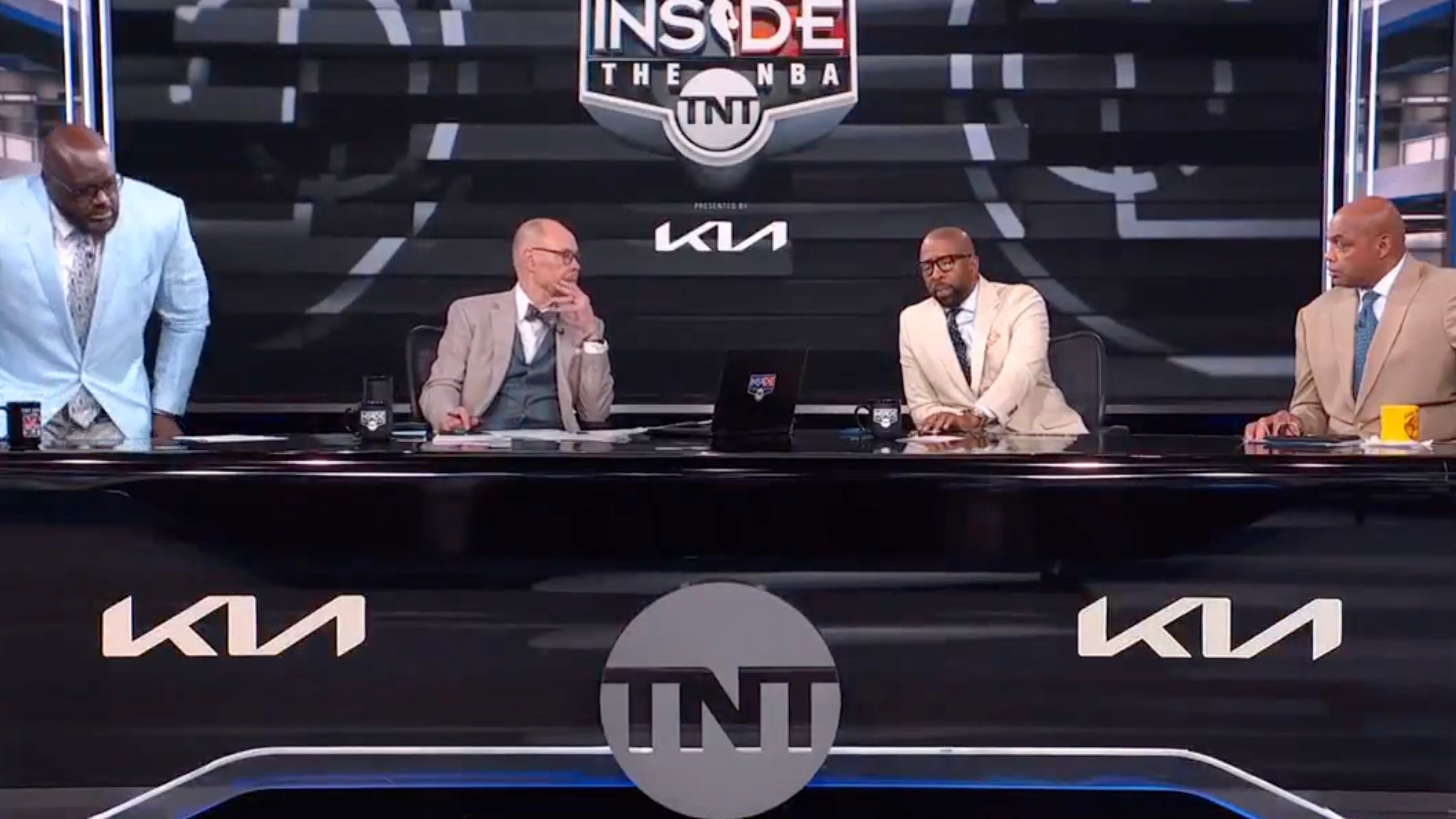 Shaquille O’Neal abandona programa en vivo; tenía que ir al baño