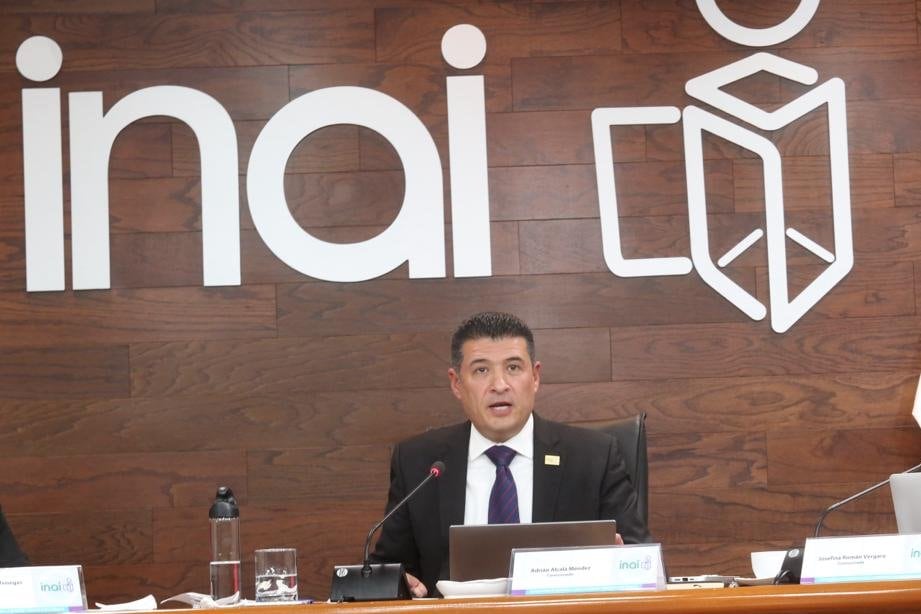 Adrián Alcalá, nuevo comisionado presidente del INAI