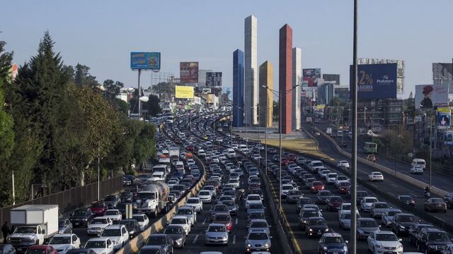 Tránsito vehicular en Naucalpan, Estado de México