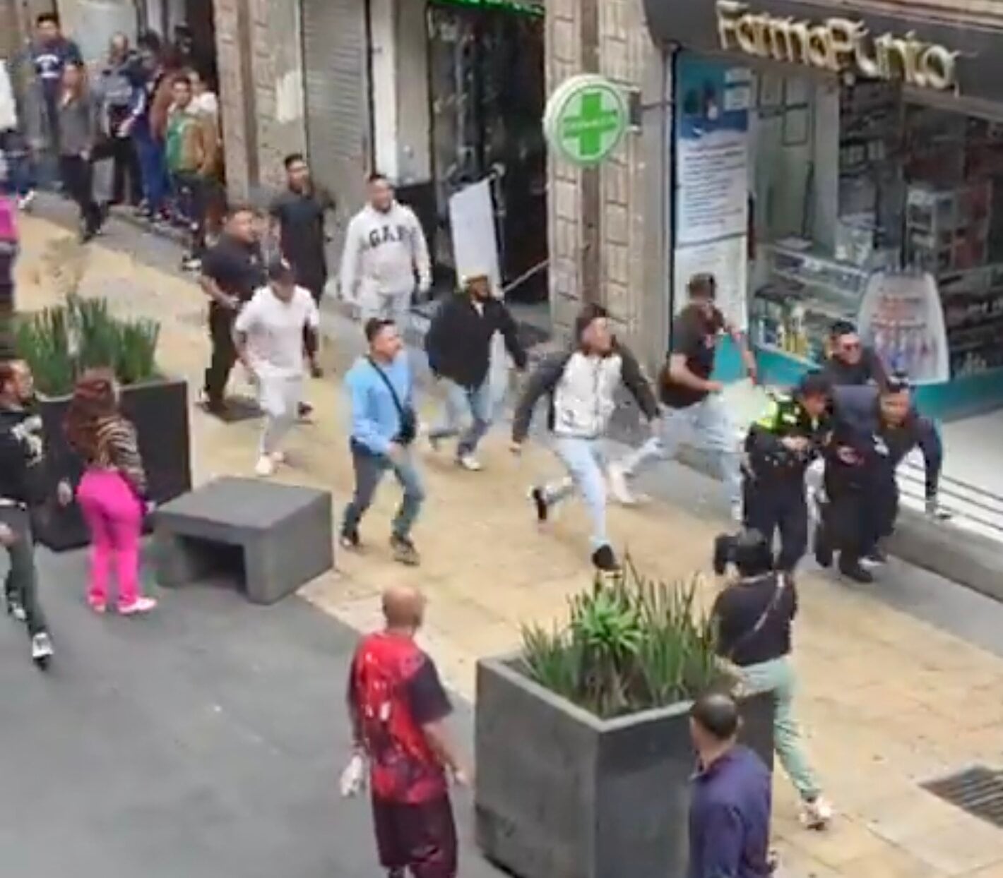 Agresión a policías en Centro Histórico de CDMX