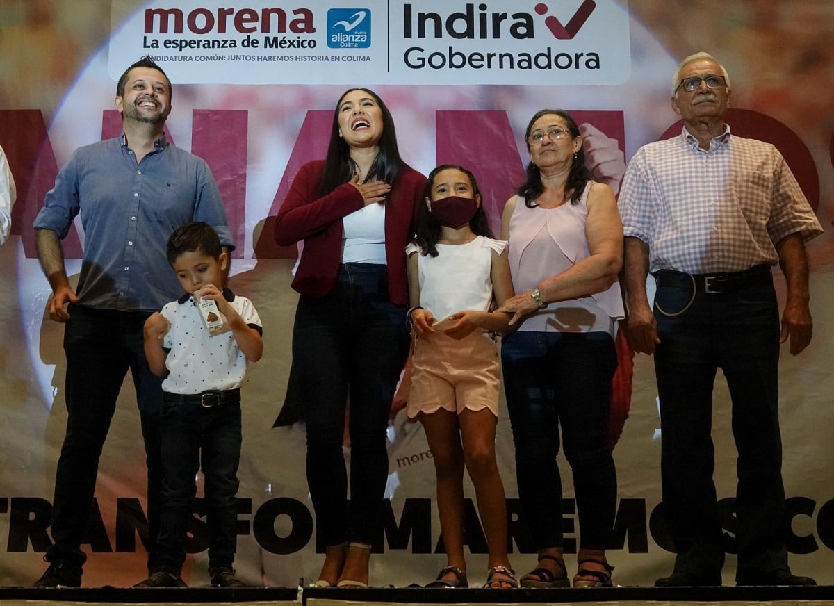 Indira Vizcaíno con su familia