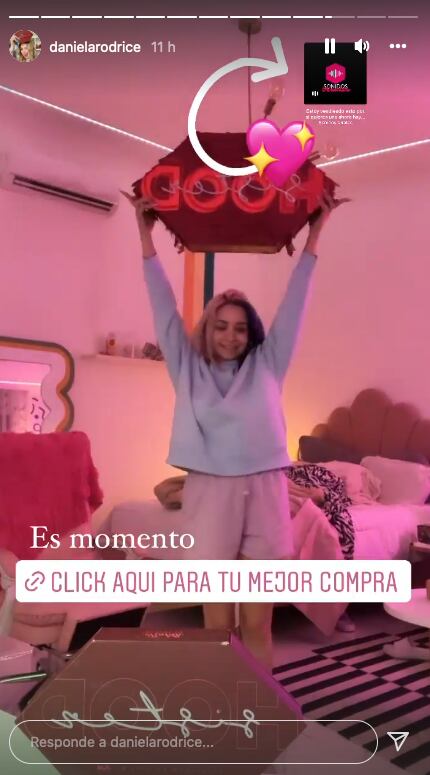Daniela Rodrice hace piñata de su paleta de maquillaje.