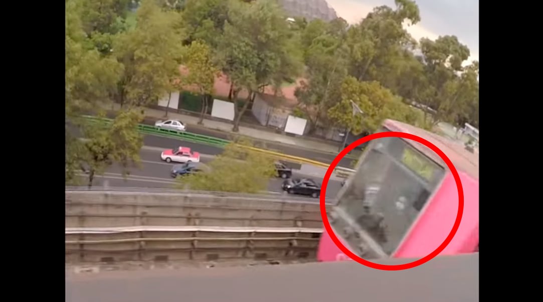 Yotuber sube al vagón del metro de la línea 9 de la CDMX