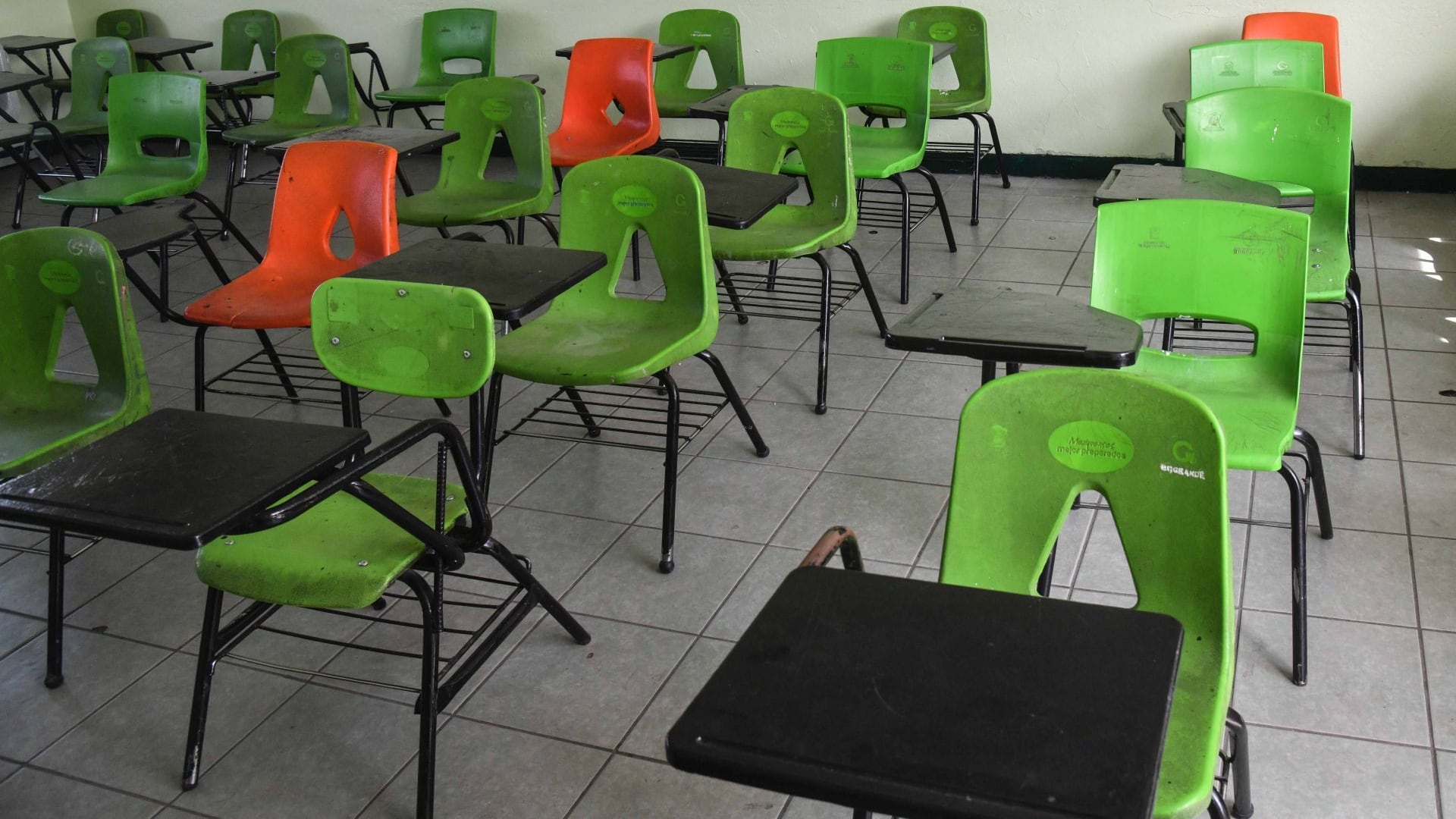 PISA revela que escuelas públicas tienen mejores y peores resultados, pero no cuáles