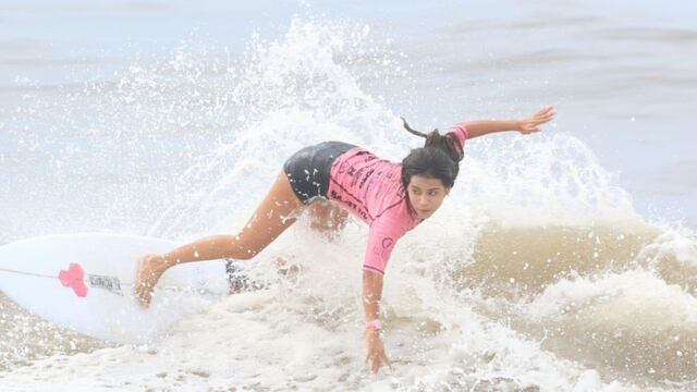 Surfista Katherine Díaz