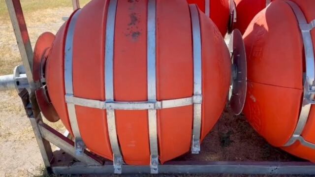 ¿Boyas con puas? Esto es lo que sabemos sobre la política anti migrante