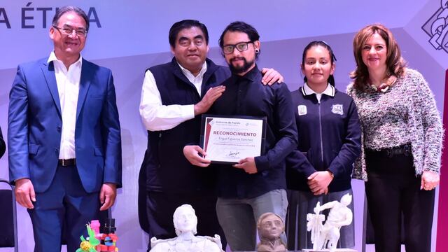 Miguel Barbosa llamó a recuperar la paz y la seguridad.