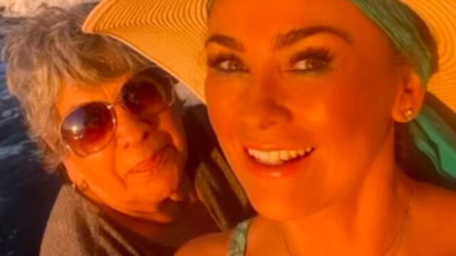 Aracely Arámbula junto a su mamá