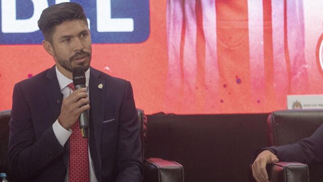 Peralta fue presentado como jugador del chiverío