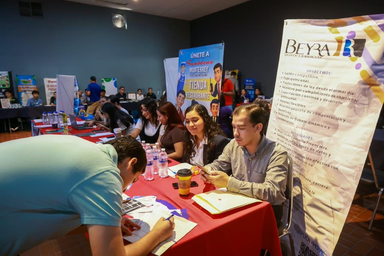 Monterrey realiza Macro Brigada de Empleo