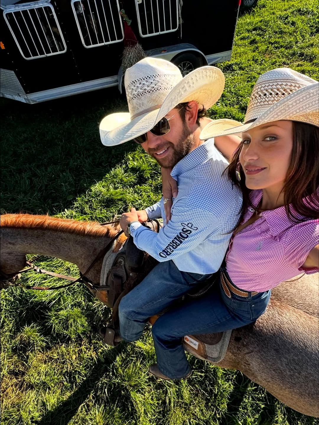 Adan Banuelos y Bella Hadid.