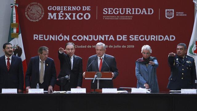 Andrés Manuel López Obrador en reunión de seguridad