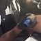 Fan le pide su autógrafo a Memo Ochoa y todo termina en un brutal tatuaje