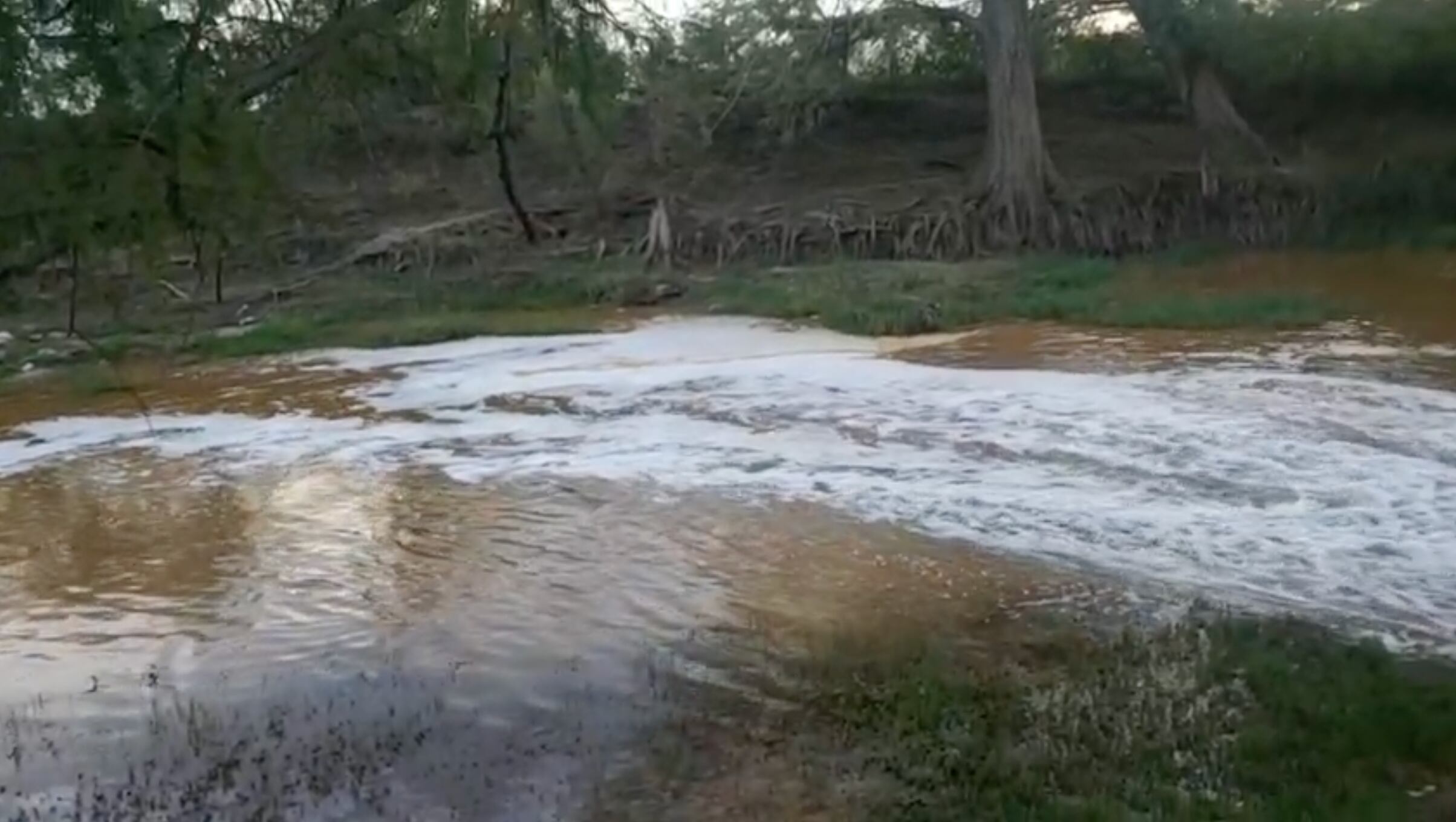 ”Aguas malditas” invaden el río Sabinas en Coahuila; podrían proceder de “El Pinabete”
