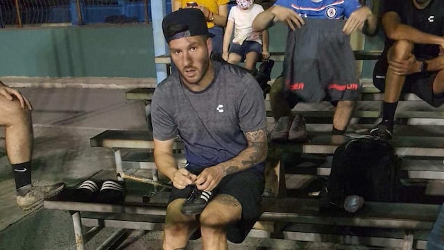 Gignac juega con aficionados