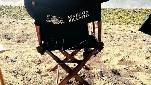 Billy Zane como Marlon Brando