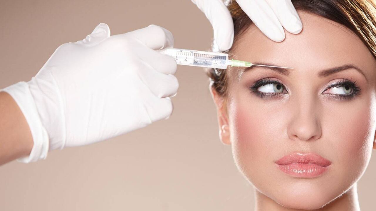 ¿Qué es un facial vampiro? El procedimiento que ya dejó 4 mujeres diagnosticadas con VIH
