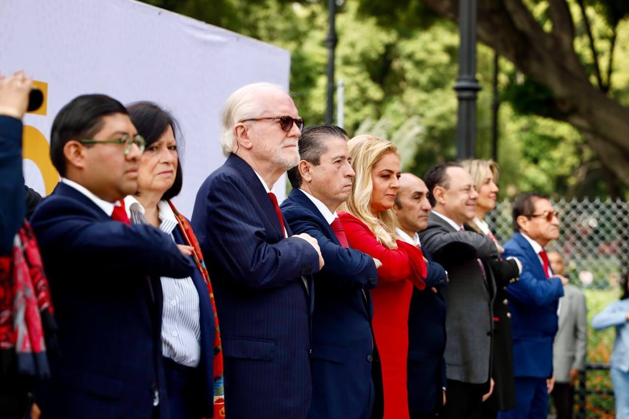 Giovani Gutiérrez encabeza ceremonia por el 216 aniversario de la Independencia de México.