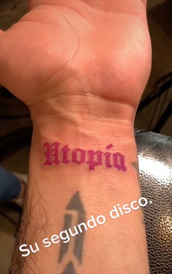 Se hace tatuajes de Belinda