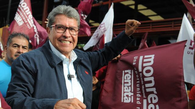 Ricardo Monreal llega con sus simpatizantes en la Alcaldía Venustiano Carranza