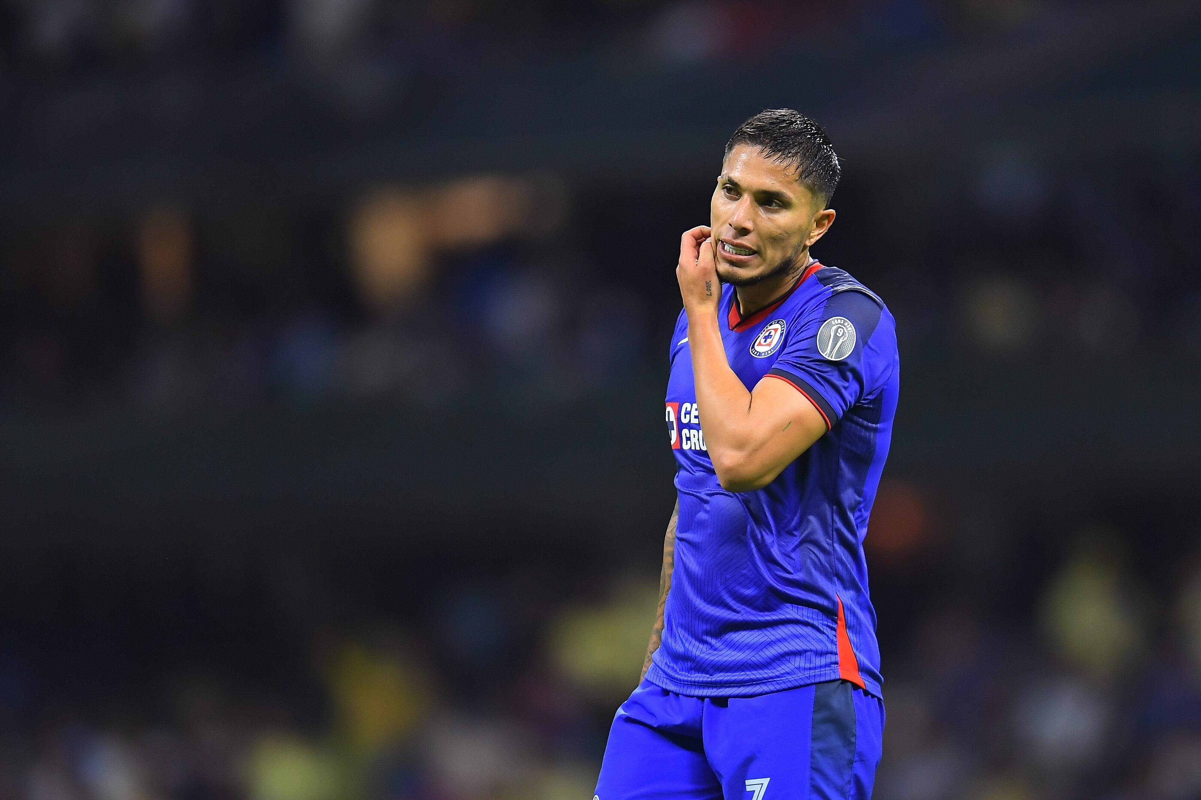 Carlos Salcedo con Cruz Azul.