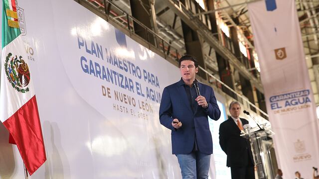 Samuel García presentando plan maestro del agua