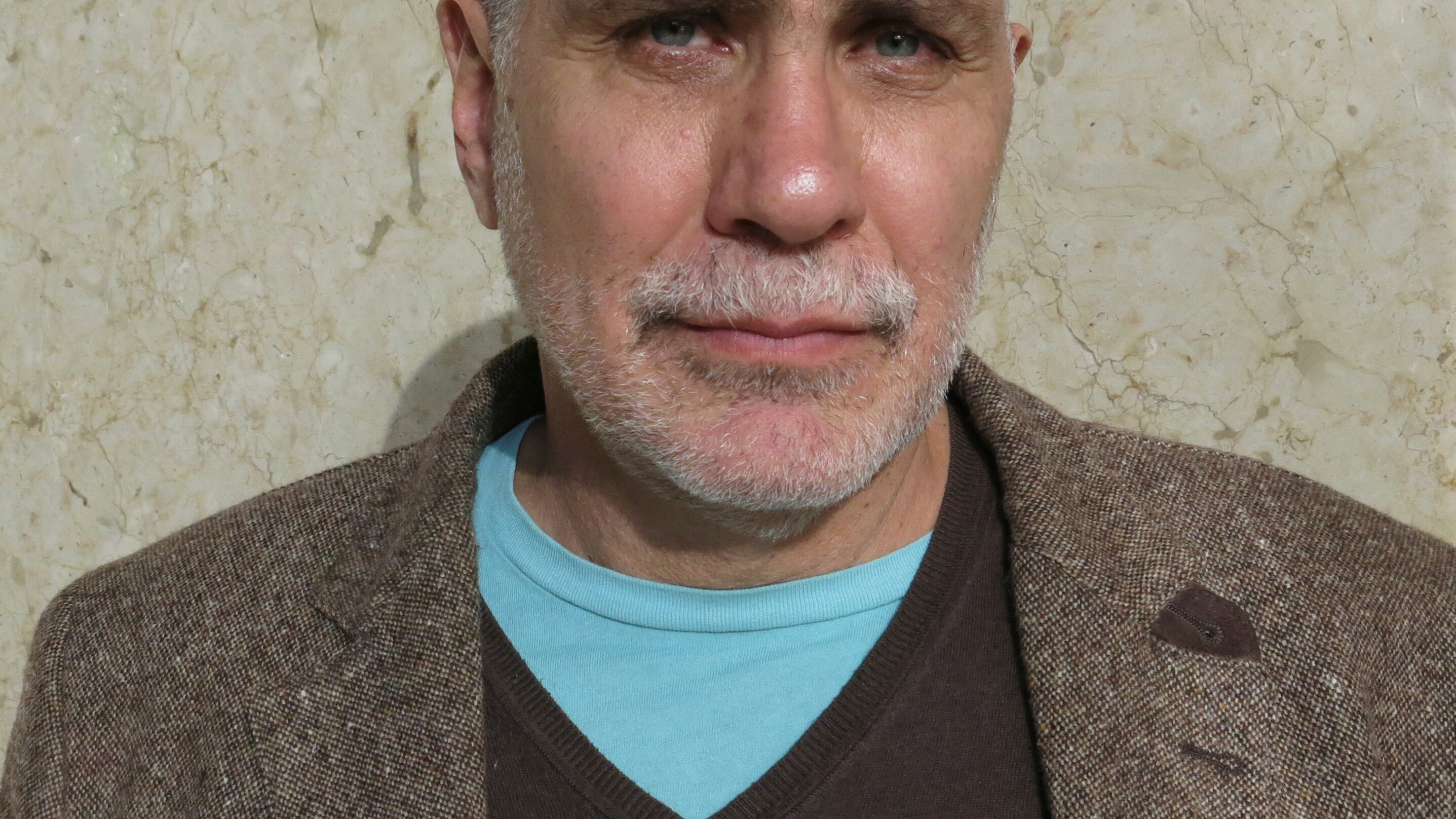 Gana Premio Alfaguara el mexicano Guillermo Arriaga