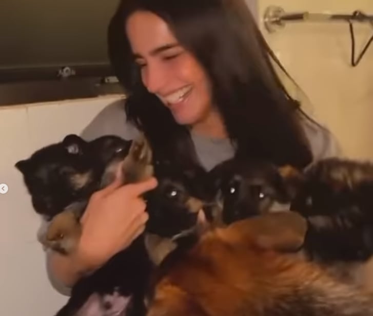 Bárbara de Regil presume a los cachorros de su perra Kai.