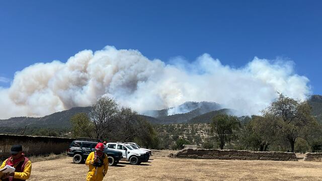 Gobierno de Puebla continúa combate a incendios con apoyo de equipo aéreo