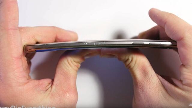 ¿Se dobla el Galaxy S7 Edge?