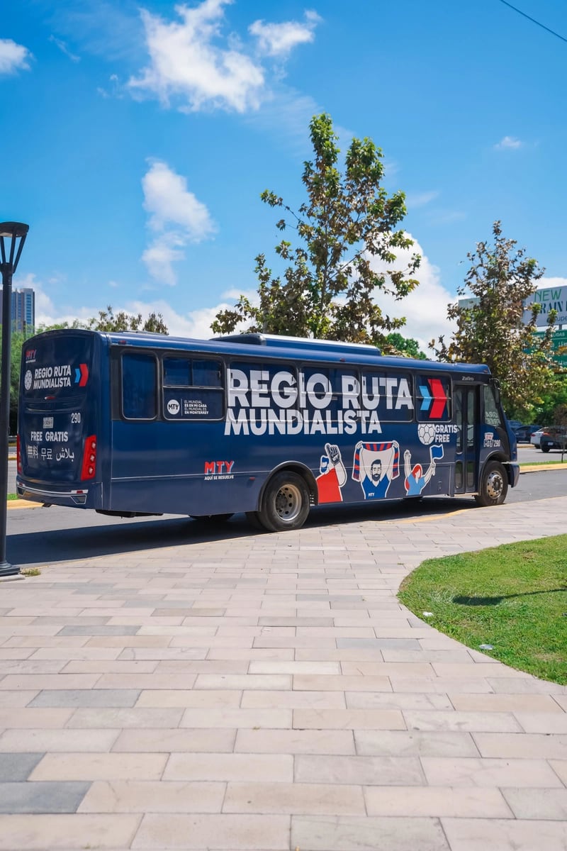 Gobierno de Monterrey inicia operaciones de la Regio Ruta Mundialista, un servicio de transporte gratuito.