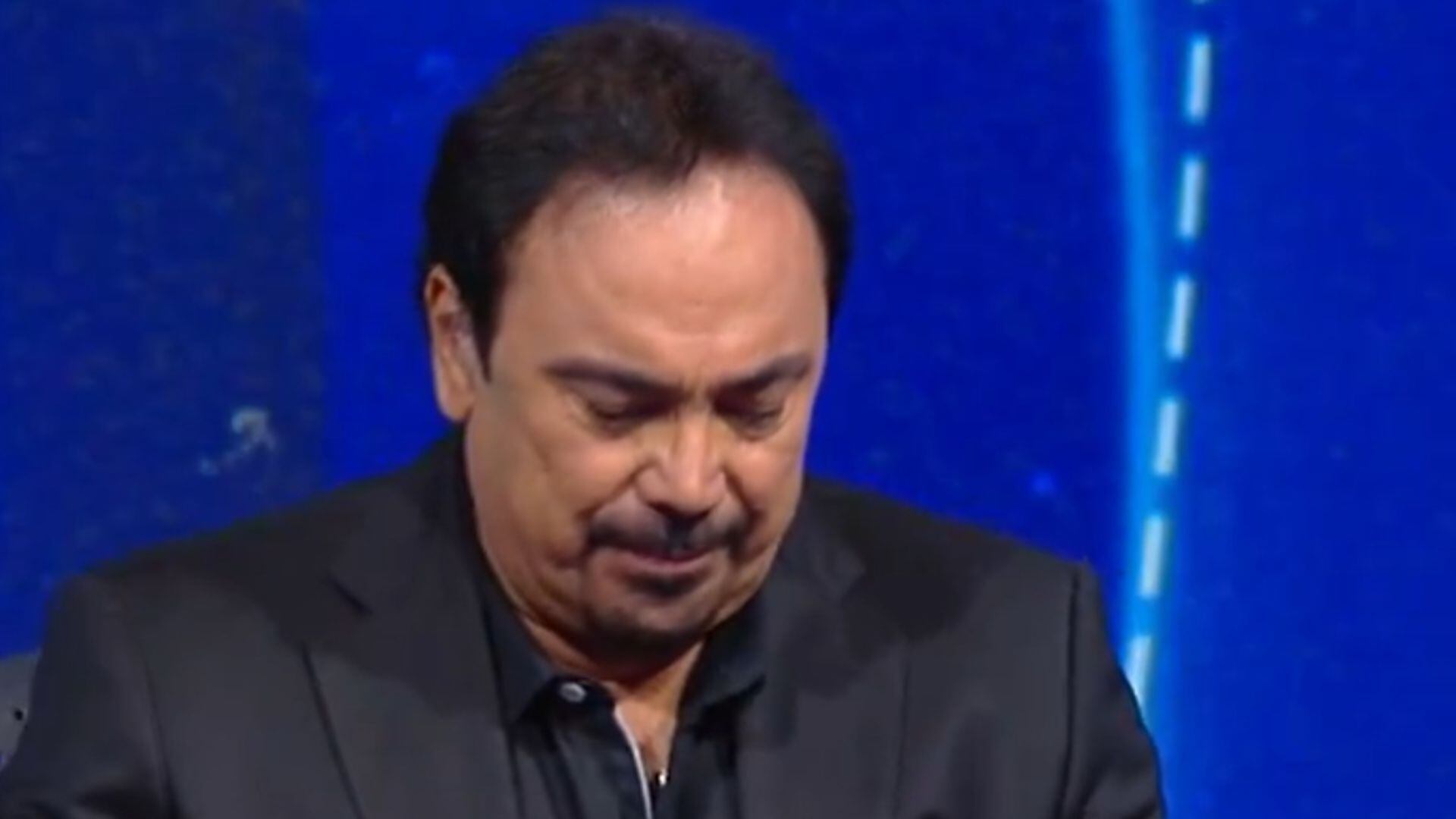 Hugo Sánchez rompe en llanto en pleno programa por la muerte de Fernando Valenzuela