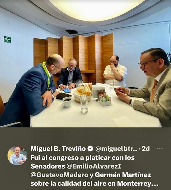 Miguel Ángel Treviño con senadores del grupo plural