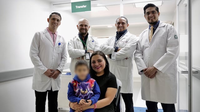 IMSS reconstruye la anatomía de un menor con malformación urogenital severa