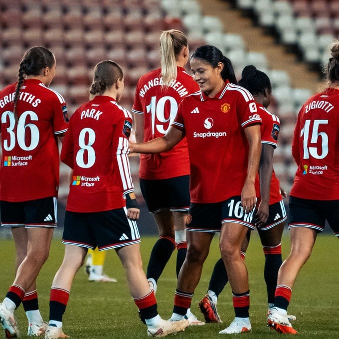 Rebeca Bernal marca doblete en la goleada del Manchester United ante Sheffield United.