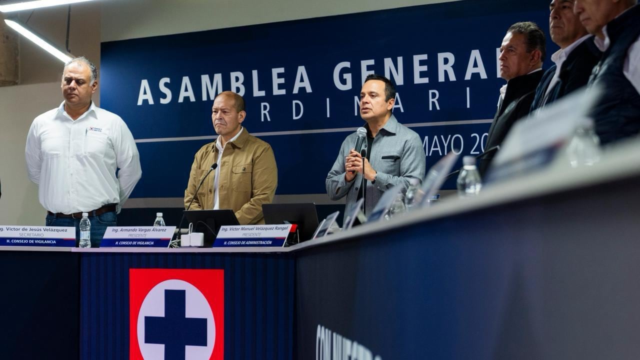 Socios de la Cooperativa La Cruz Azul aprueban reelección de Víctor Manuel Velázquez Rangel