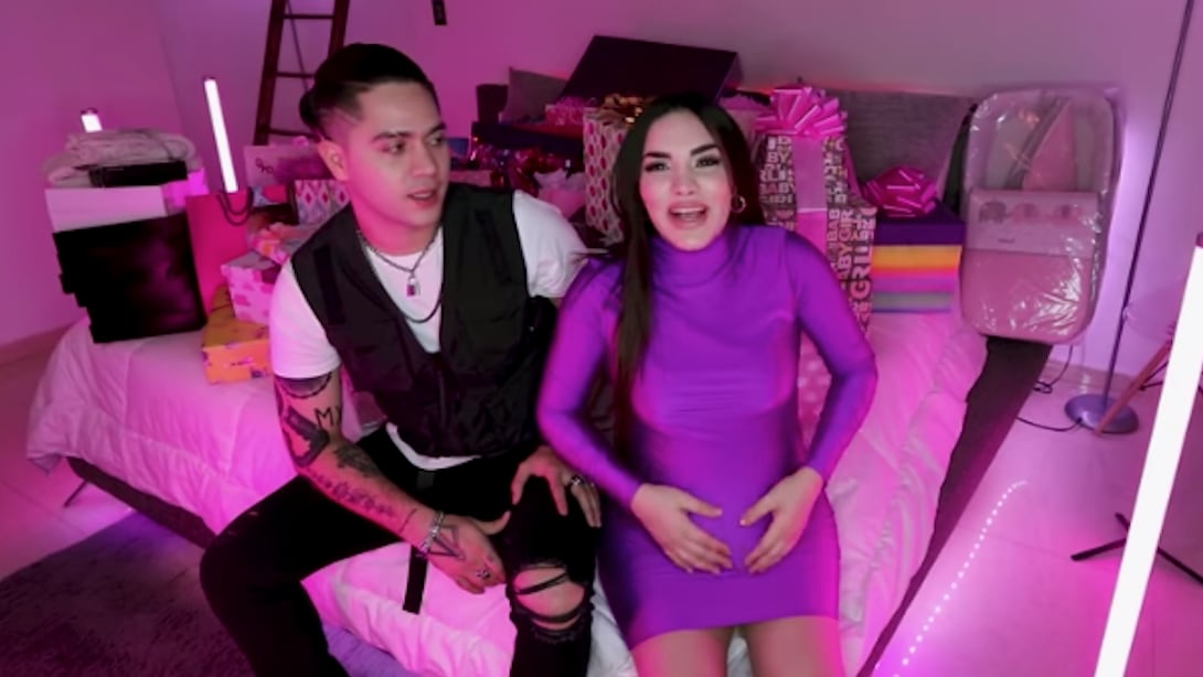 Kimberly Loaiza y Juan de Dios Pantoja