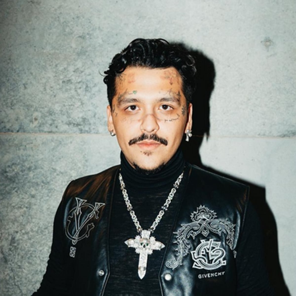 Christian Nodal sorprende con su regreso a Premios Juventud 2026